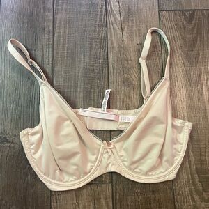 Victoria's Secret Cream Underwire Bra